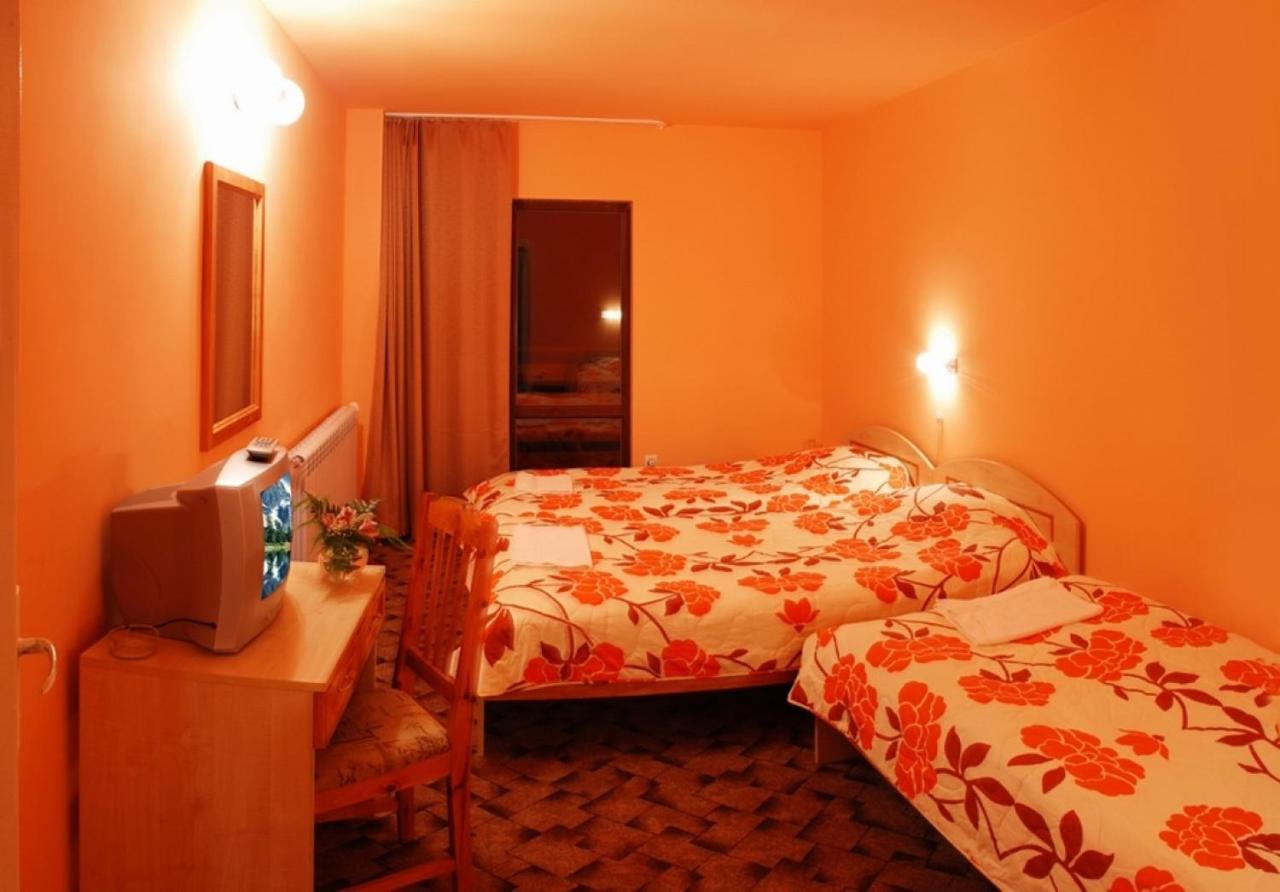 Hotel Tourist Center Momina Krepost Weliko Tarnowo Exterior foto