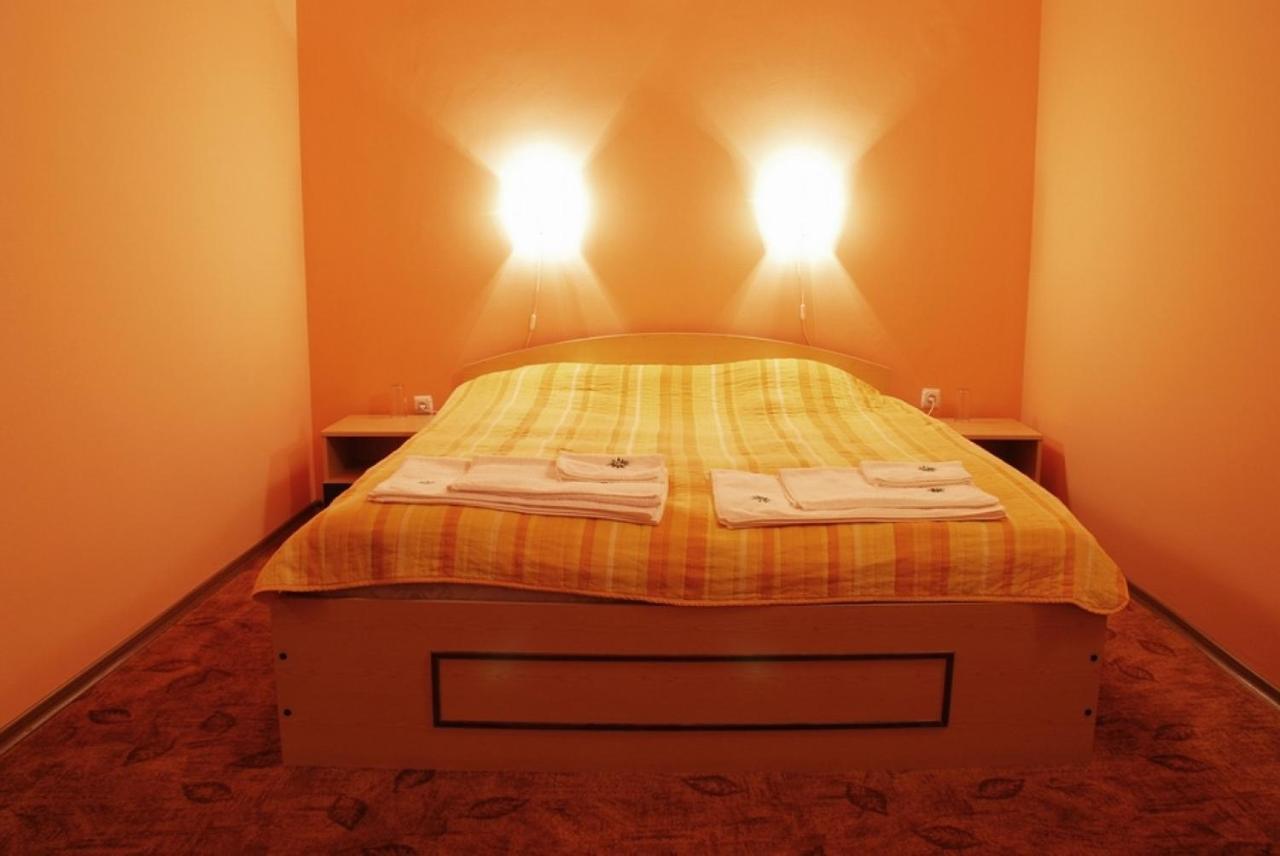Hotel Tourist Center Momina Krepost Weliko Tarnowo Exterior foto