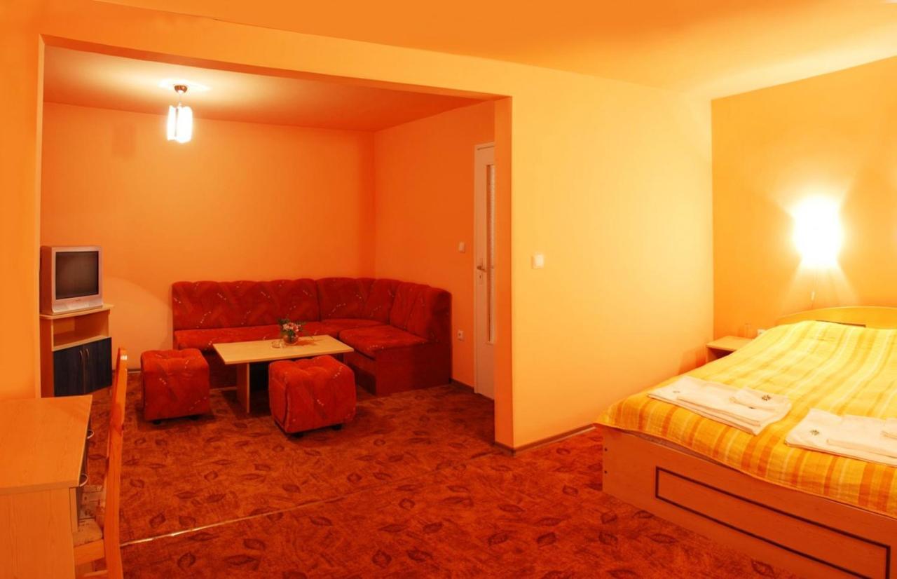 Hotel Tourist Center Momina Krepost Weliko Tarnowo Exterior foto